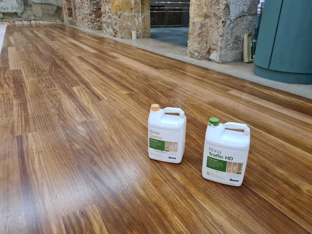 Detalle del suelo de madera de Elondo restaurado - Andreu Parquets en Tarragona