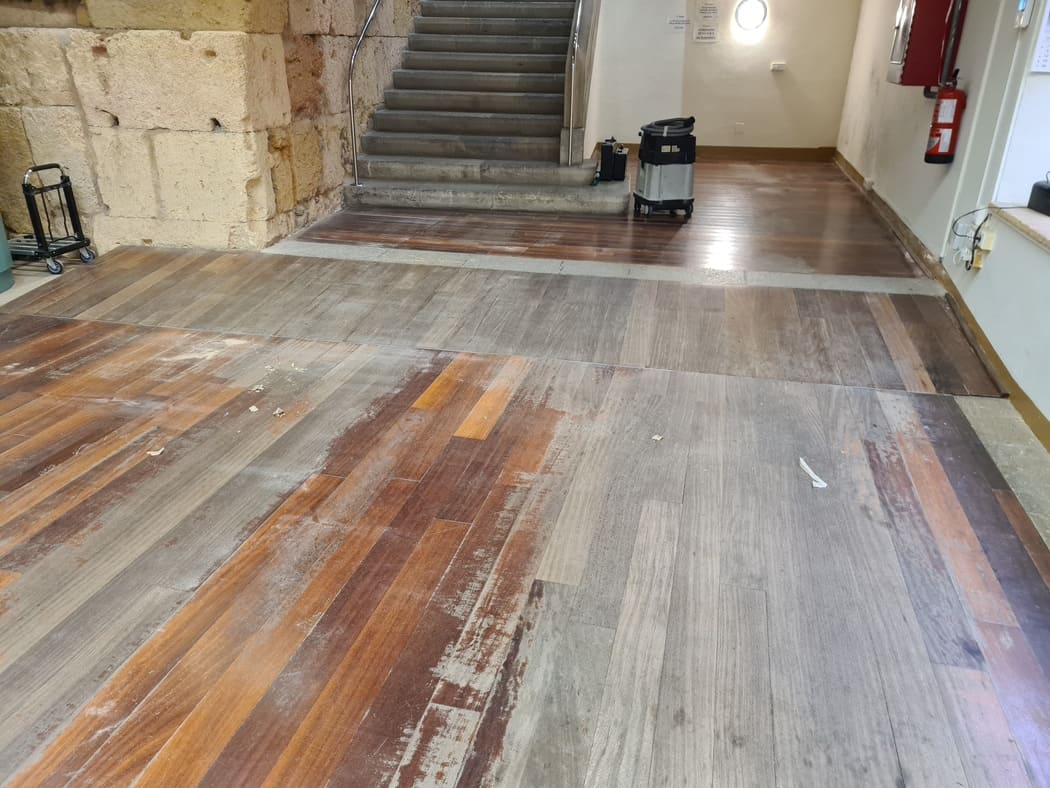Estado del parquet antes de la restauración - Andreu Parquets en Tarragona