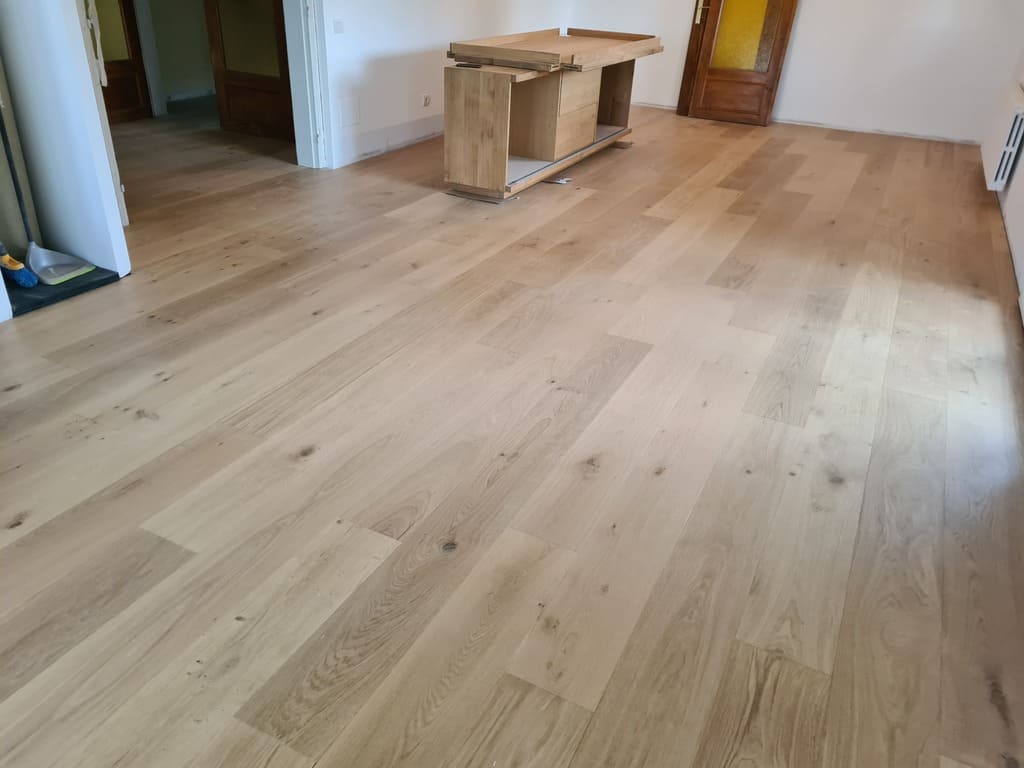 Detalle del suelo de parquet colocado Andreu Parquets