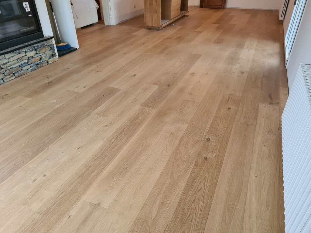 Detalle del suelo de parquet colocado Andreu Parquets