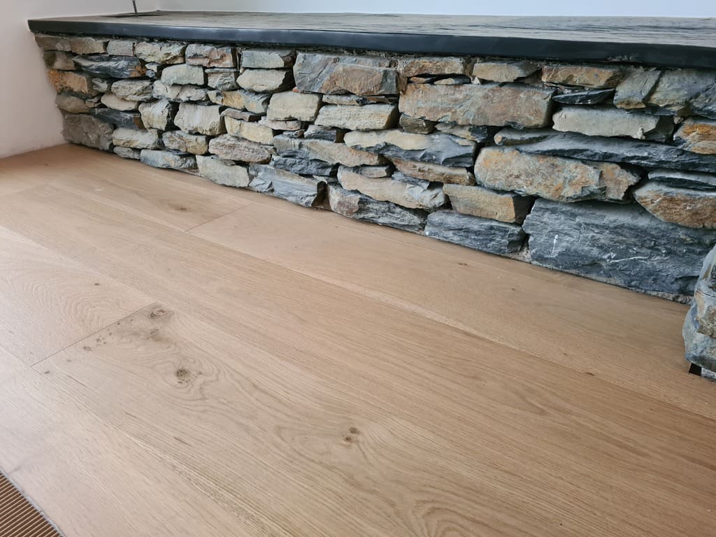 Detalle del suelo de parquet colocado Andreu Parquets