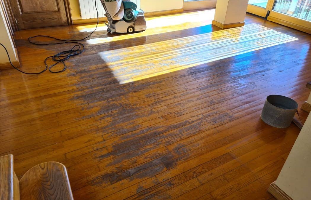 ¿Restaurar o cambiar el suelo de madera?