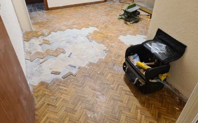 Restauramos un parquet de espiga de roble