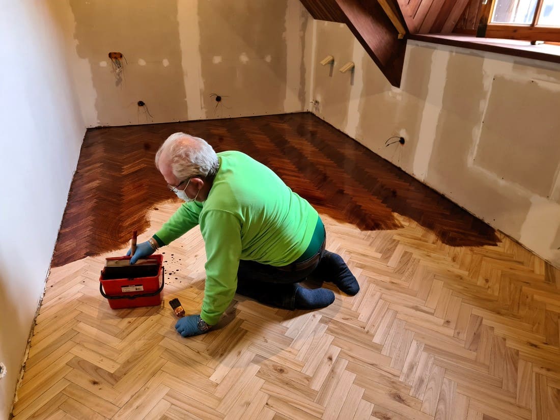 Cambiando de color el Parquet - Andreu Parquets