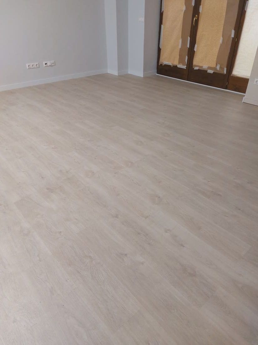Pavimento Laminado instalado - Andreu Parquets