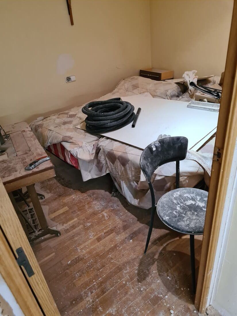 Estado del piso antes de la restauración del parquet - Andreu Parquets Lleida