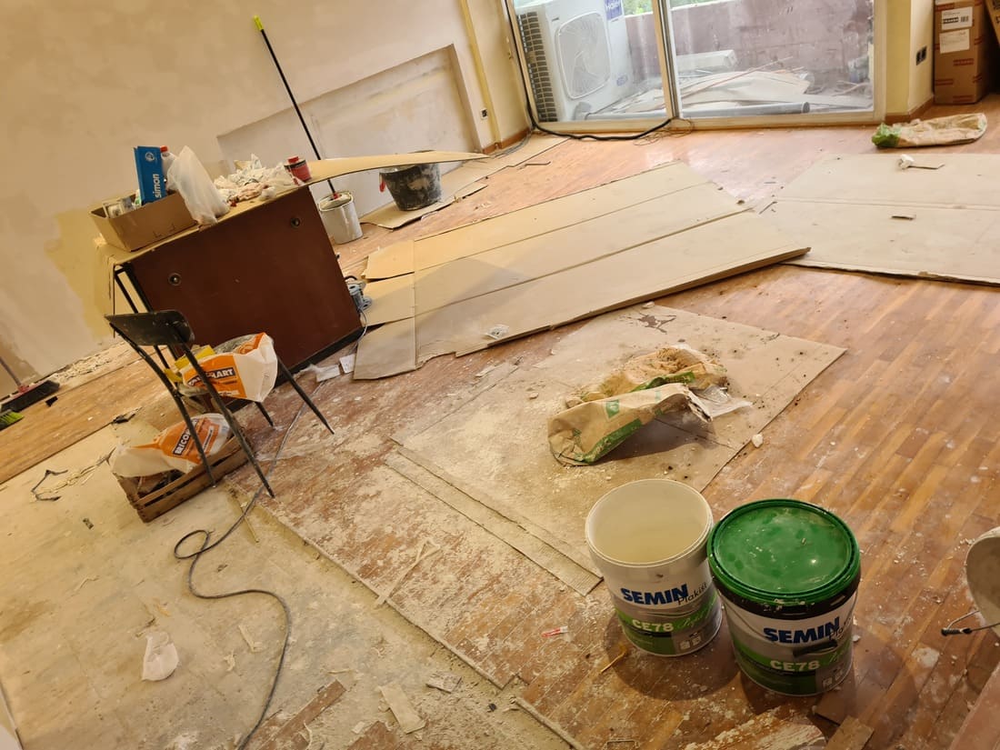 Estado del piso antes de la restauración del parquet - Andreu Parquets Lleida