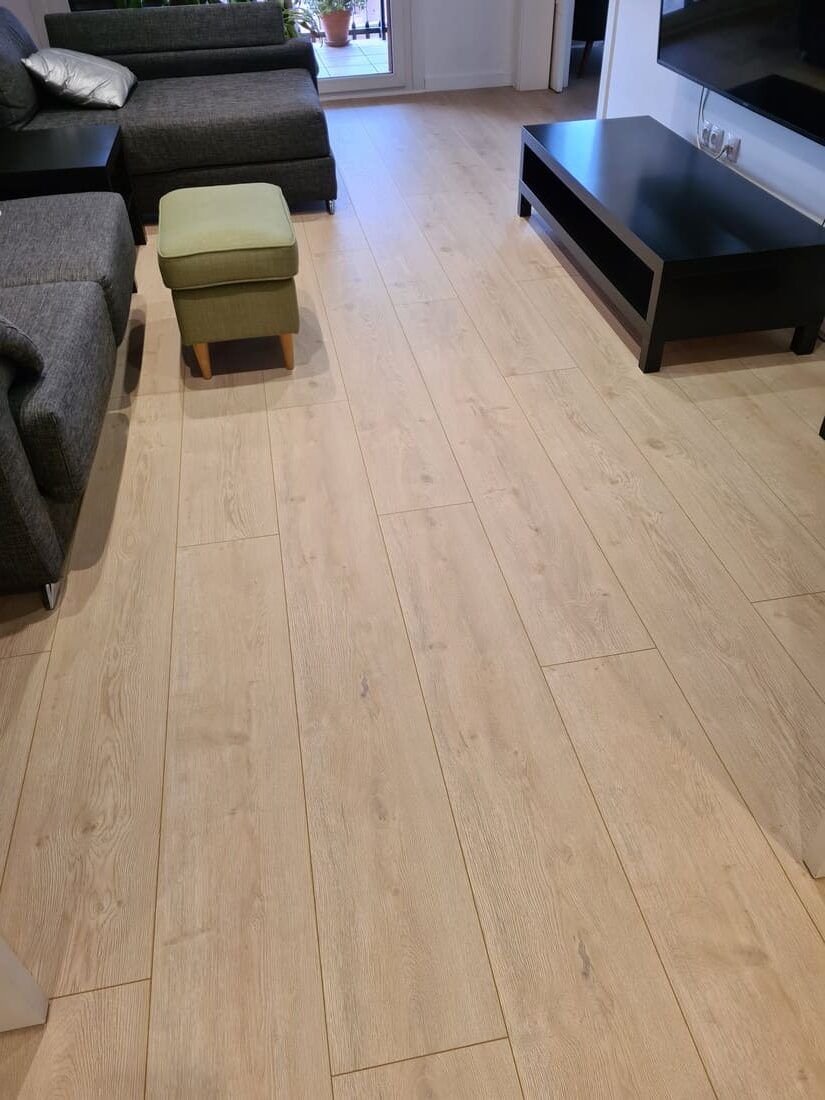Detalle del pavimento laminado instalado Andreu Parquets Lleida